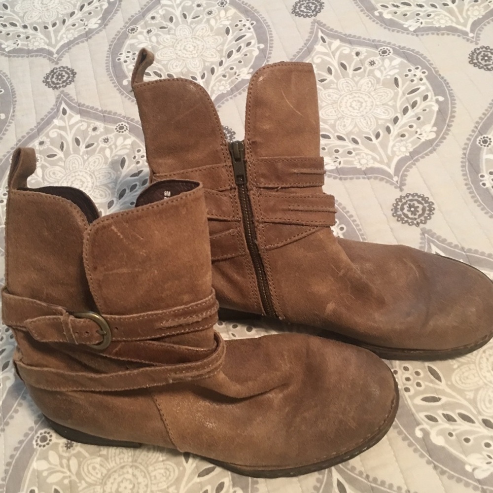 Leandra Born ankle boots